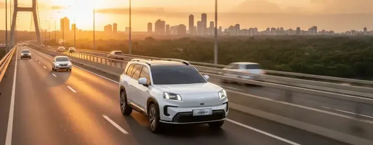 Ce face un SUV electric potrivit pentru drumuri lungi?